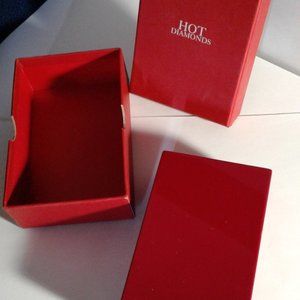 HOT DIAMONDS  SMALL RED JEWELRY EMPTY  NEW BOX